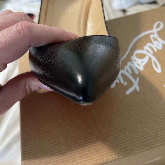 Christian Louboutin - Picture 7 of 13